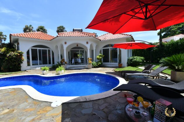 The villa and pool