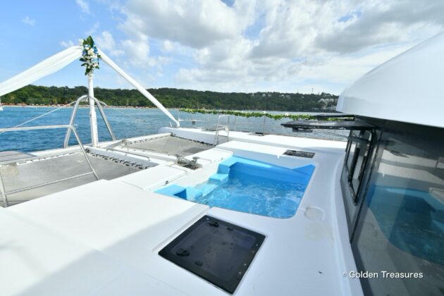 Close up of the onboard Jacuzzi
